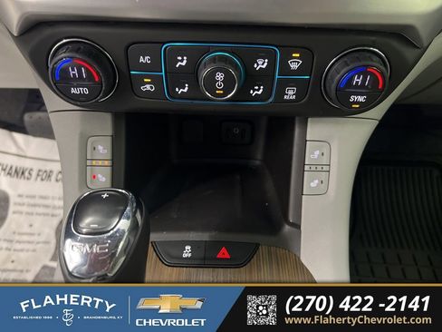 Used 2018 GMC Acadia SLE image 30