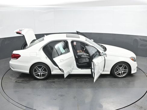Used 2016 Mercedes-Benz E 350 4MATIC Sedan image 47