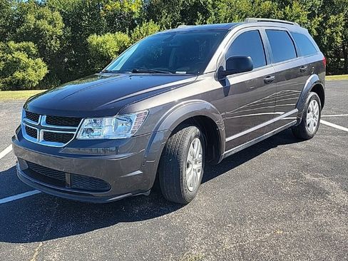 Used 2020 Dodge Journey SE image 3