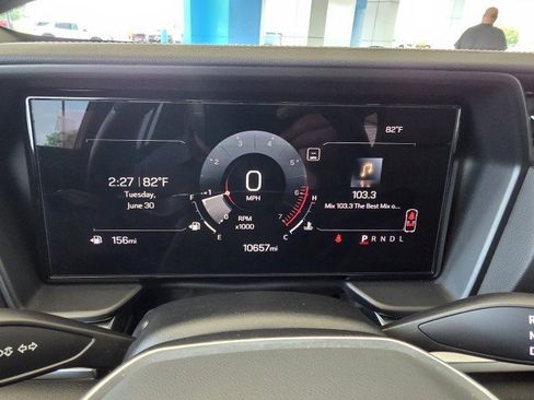 Used 2025 GMC Terrain Elevation w/ Elevation Premium Package FWD image 6
