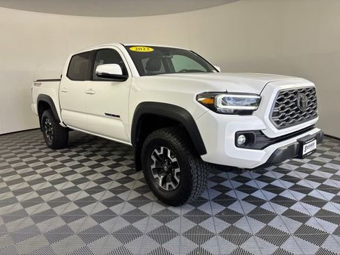 Used 2023 Toyota Tacoma TRD Off-Road w/ TRD Premium Off Road Package AWD/4WD image 39