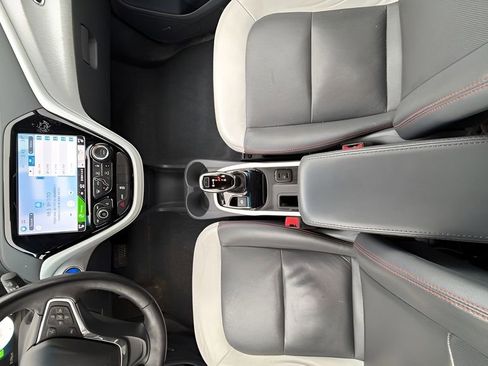 Used 2017 Chevrolet Bolt Premier w/ Driver Confidence II Package image 13