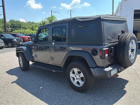 Used 2018 Jeep Wrangler Unlimited Sport S AWD/4WD image 4