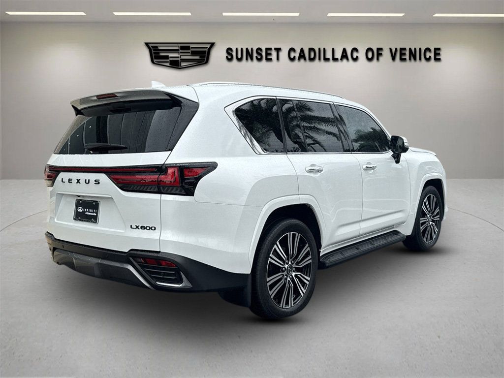Used 2025 Lexus LX 600 4WD w/ Luxury Package image 4