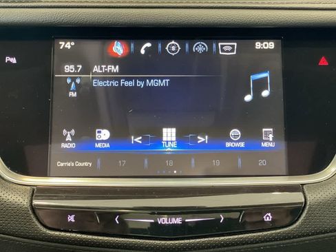 Used 2018 Cadillac XT5 Luxury w/ Driver Awareness Package AWD/4WD image 19