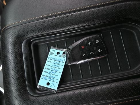 Used 2022 GMC Yukon XL AT4 w/ AT4 Premium Package image 23