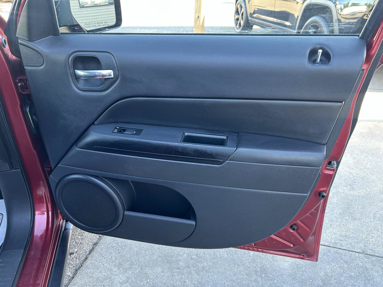Used 2017 Jeep Patriot 4WD image 16