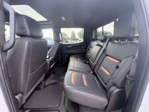 Used 2024 GMC Sierra 1500 AT4 w/ Technology Package AWD/4WD image 7