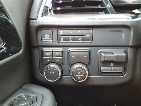 New 2026 Chevrolet Tahoe Premier image 18