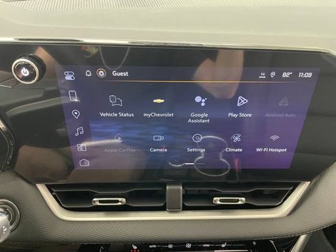 New 2026 Chevrolet Equinox LT w/ Convenience Package II AWD/4WD image 3