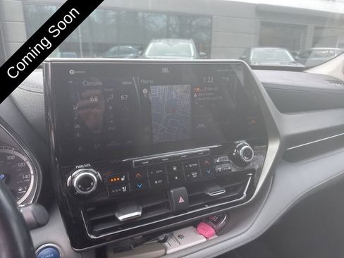 Used 2021 Toyota Highlander Limited image 22