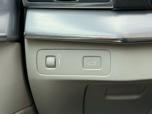 Used 2016 Volvo XC90 T5 Momentum image 17