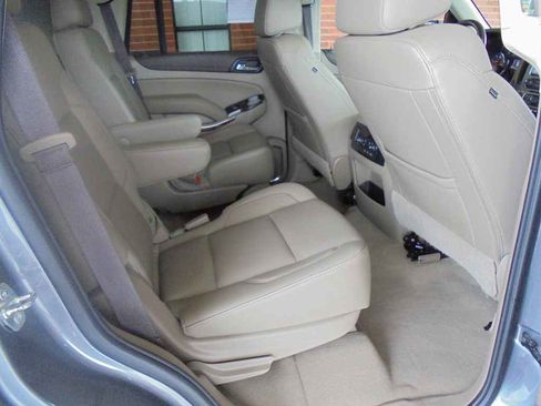 Used 2019 GMC Yukon SLT w/ Premium Edition image 10