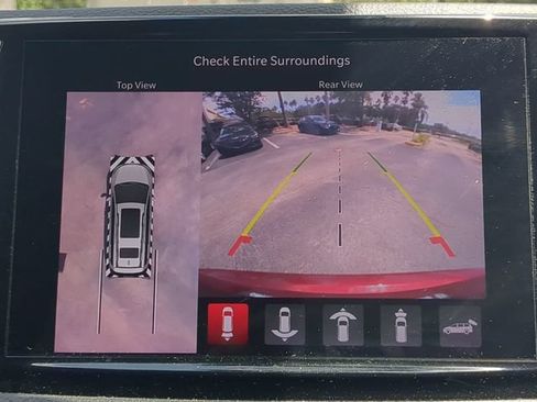Used 2023 Chrysler Pacifica Touring-L FWD image 27