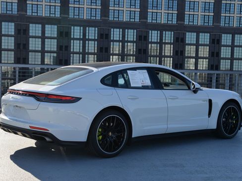 Certified 2022 Porsche Panamera 4 image 6