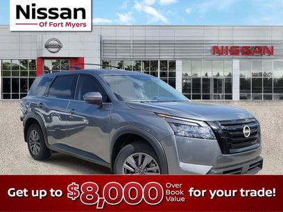New 2025 Nissan Pathfinder SV w/ Black Appearance Package