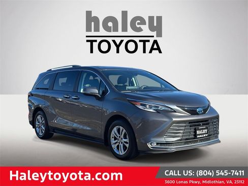 Certified 2023 Toyota Sienna Platinum image 1