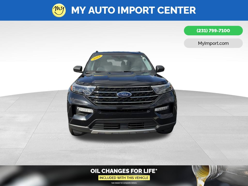 Used 2021 Ford Explorer XLT w/ Equipment Group 202A AWD/4WD image 2