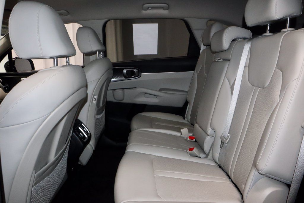 Used 2022 Kia Sorento S FWD image 23