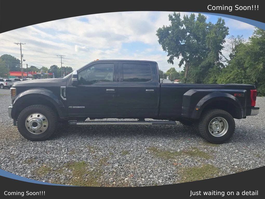 Used 2019 Ford F450 Lariat w/ Lariat Ultimate Package AWD/4WD image 2