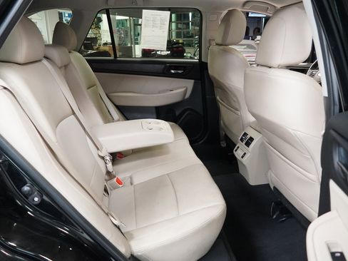 Used 2018 Subaru Outback 3.6R Limited image 30