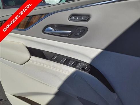 Used 2021 Cadillac Escalade Premium Luxury Platinum image 13