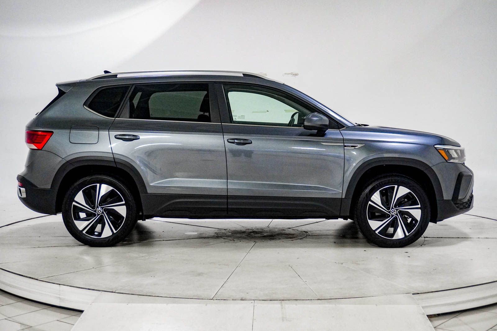 Used 2023 Volkswagen Taos SE AWD/4WD image 10