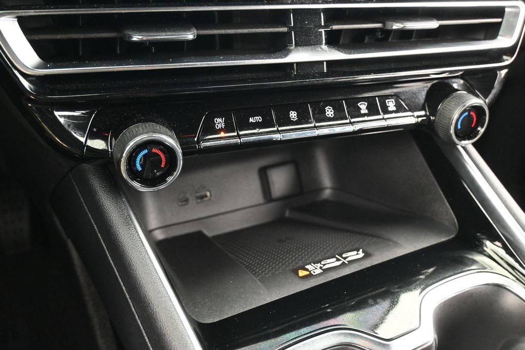 Used 2026 Chevrolet Traverse LT FWD image 21