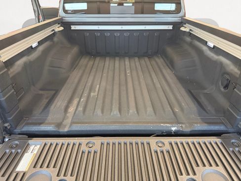 Used 2024 Nissan Frontier SV w/ SV Convenience Package RWD image 14