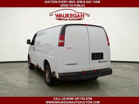 Used 2005 Chevrolet Express 2500 RWD image 4