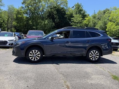 Used 2024 Subaru Outback Premium AWD/4WD image 3