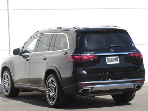 Used 2025 Mercedes-Benz GLS 450 4MATIC image 5