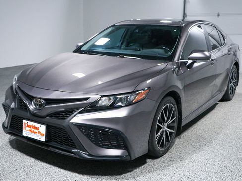 Used 2023 Toyota Camry SE w/ Audio Upgrade Package FWD image 30