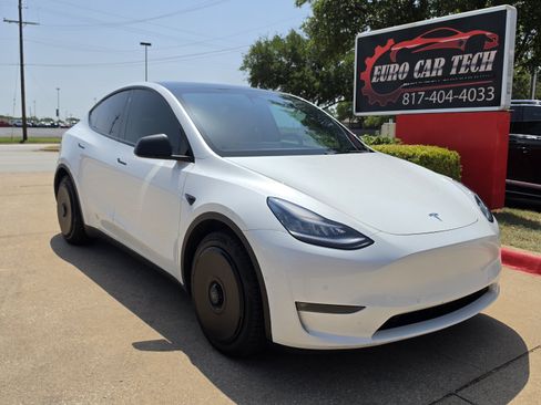 Used 2021 Tesla Model Y Long Range AWD/4WD image 6