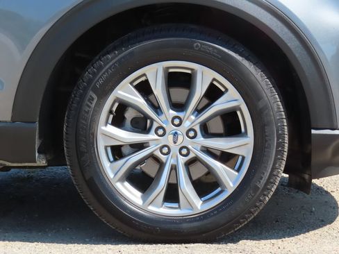 Used 2024 Ford Explorer XLT w/ Equipment Group 202A AWD/4WD image 14