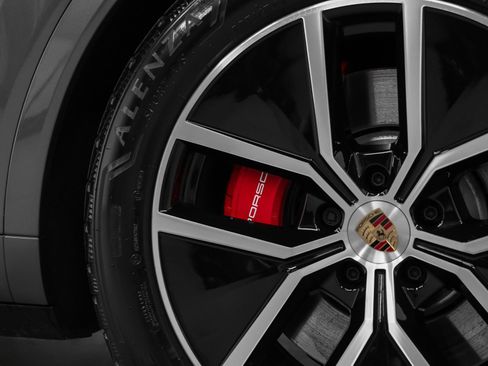 New 2026 Porsche Cayenne S image 17