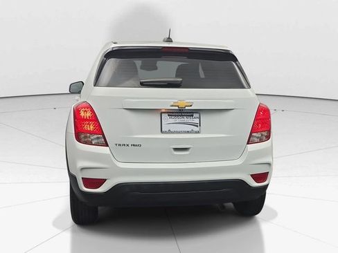 Used 2018 Chevrolet Trax LS AWD/4WD image 8