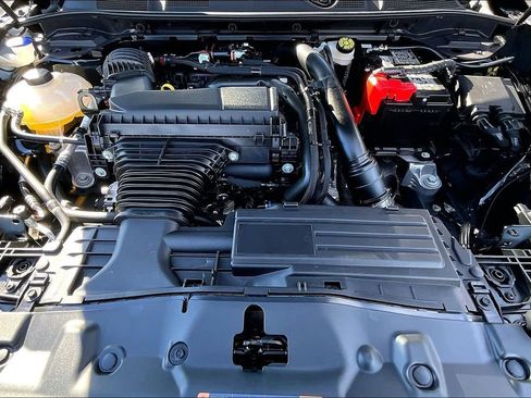 Used 2025 Lincoln Corsair Premiere image 10