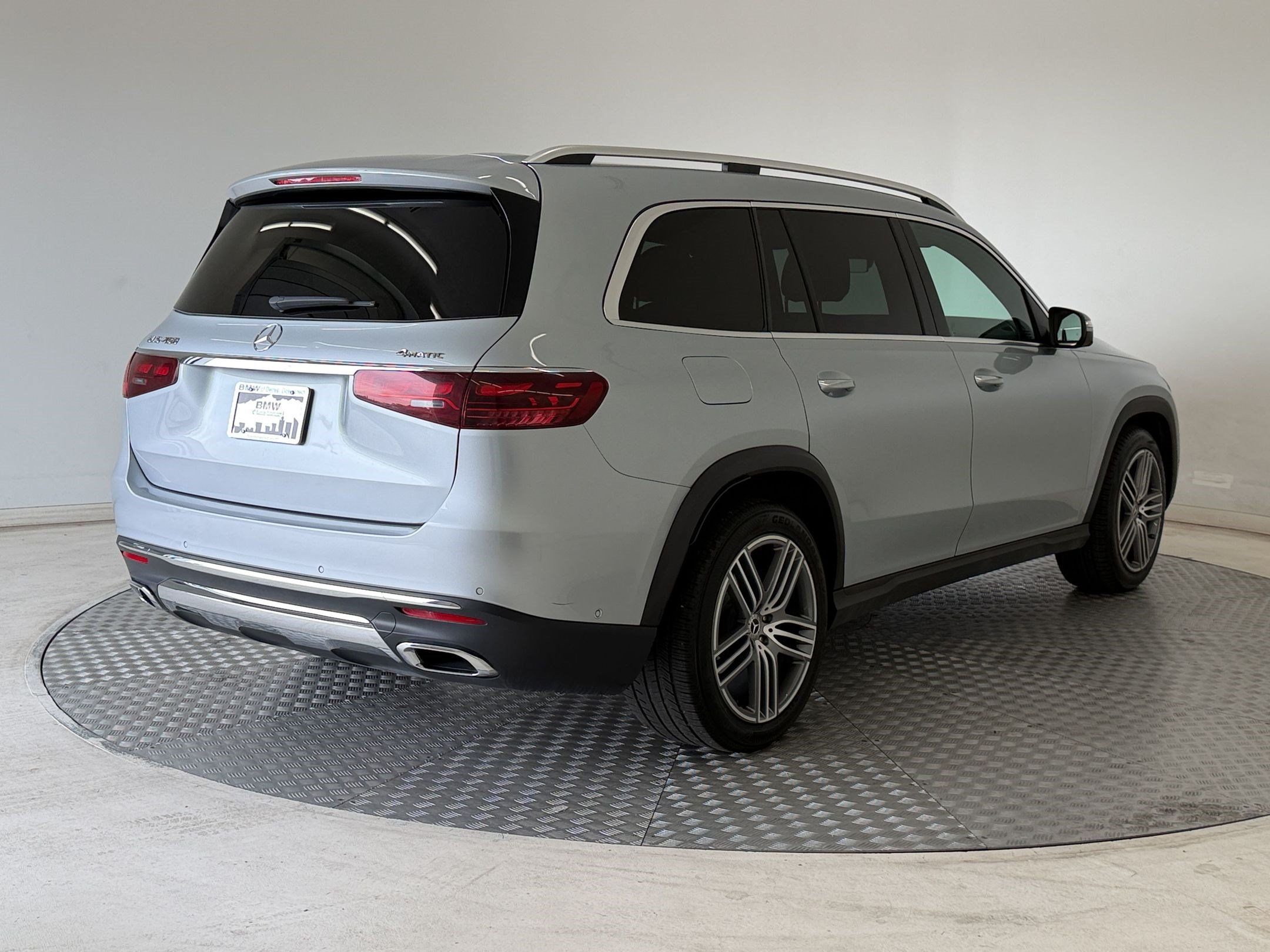 Used 2025 Mercedes-Benz GLS 450 4MATIC image 9