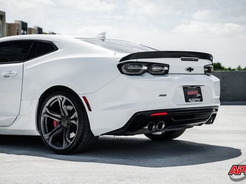Used 2019 Chevrolet Camaro SS RWD image 57