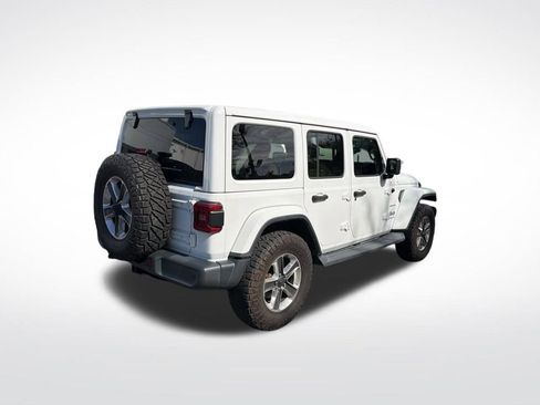 Used 2019 Jeep Wrangler Unlimited Sahara w/ Safety Group image 5
