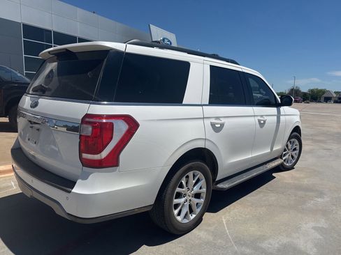 Used 2020 Ford Expedition XLT w/ Equipment Group 202A RWD image 3