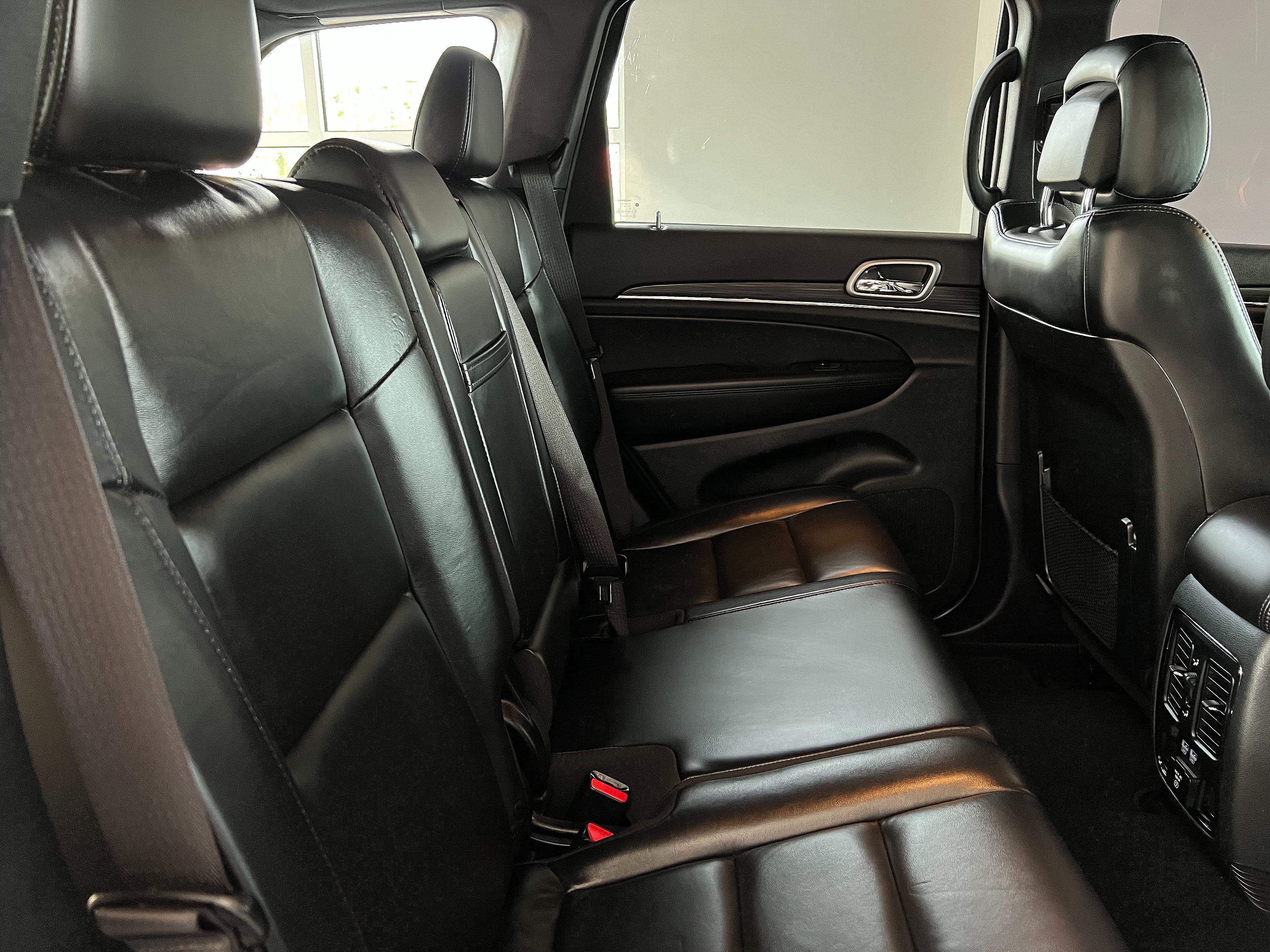 Used 2019 Jeep Grand Cherokee Limited AWD/4WD image 25