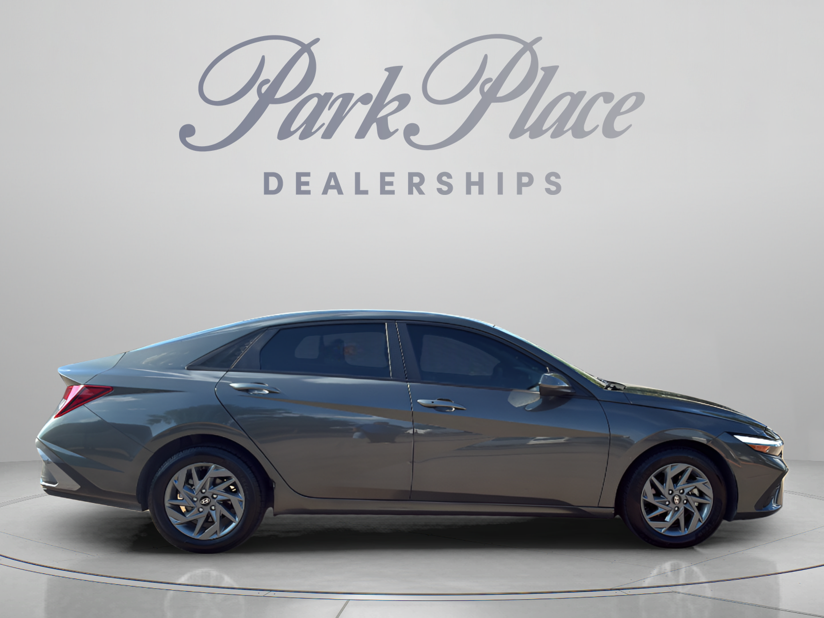 Used 2024 Hyundai Elantra SEL FWD image 6