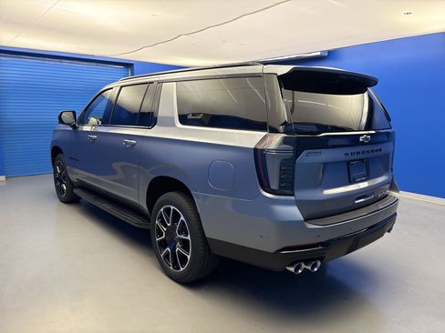 New 2026 Chevrolet Suburban RST w/ Comfort Package AWD/4WD image 5