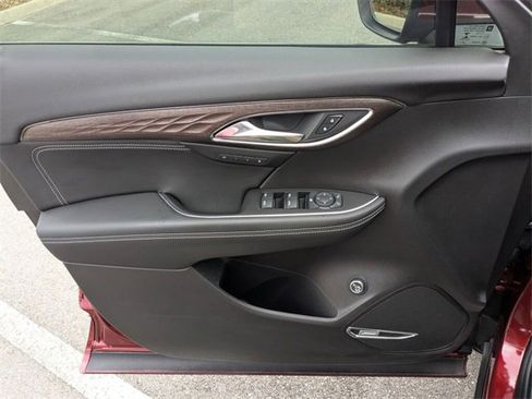 Used 2023 Buick Envision Avenir image 29