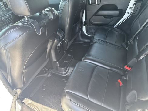 Used 2019 Jeep Wrangler Unlimited Sahara AWD/4WD image 34