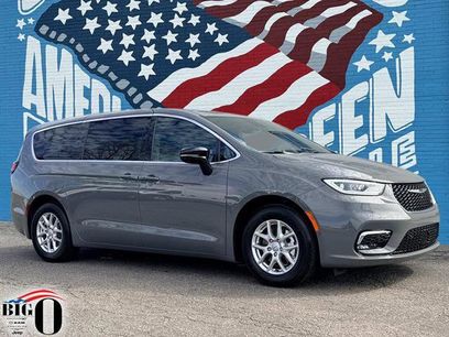 Certified 2025 Chrysler Pacifica Select