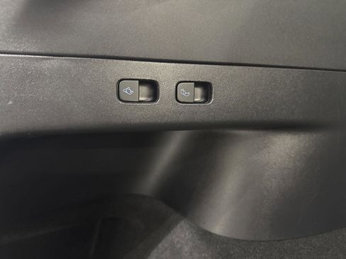 Used 2022 Tesla Model Y Long Range image 15