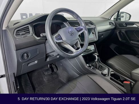 Used 2023 Volkswagen Tiguan SE image 10